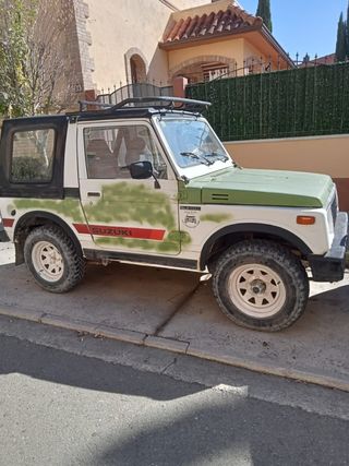 Suzuki Samurai - 