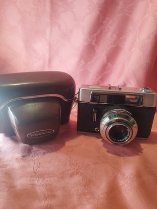 Macchina fotografica Voigtländer con obiettivo Col