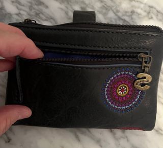 Cartera Desigual Piel Negra Bordados
