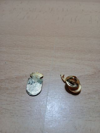 Insignia militar bomba artillería y escudo
