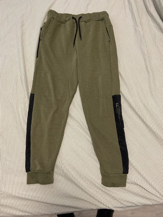 Pantalón chándal verde militar