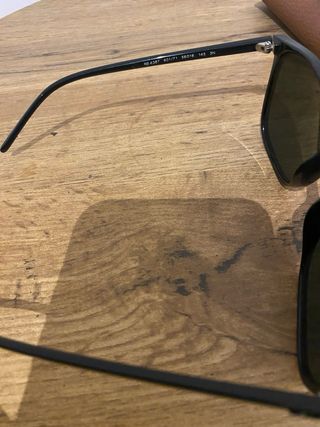 Gafas de sol Ray-Ban negras RB4387