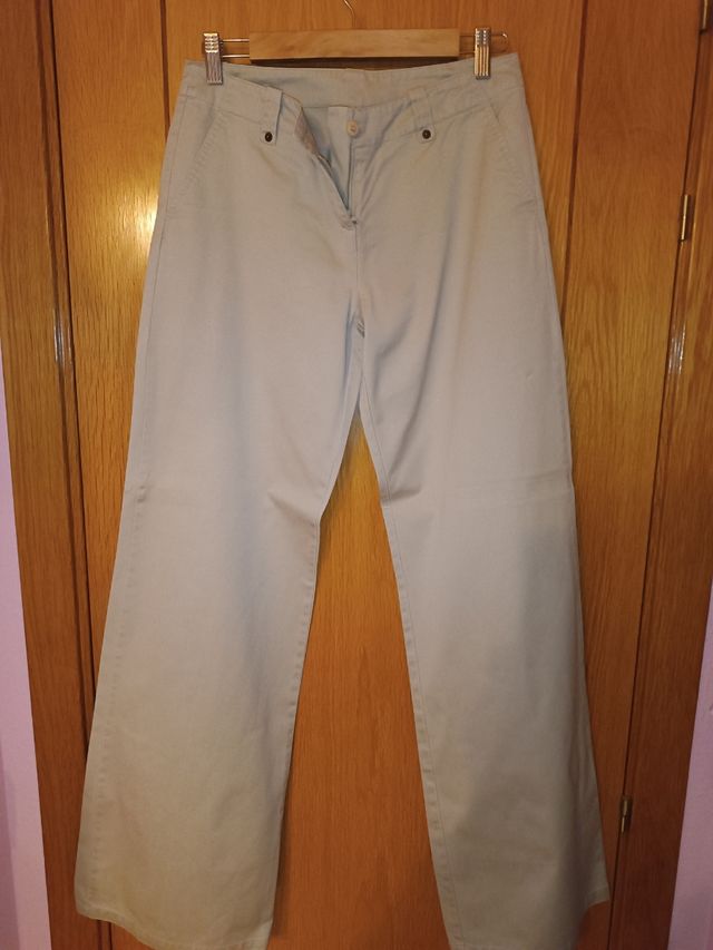 Pantalón beige ancho