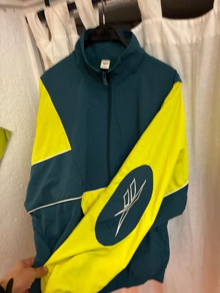 Cortavientos Reebok Verde y Amarillo
