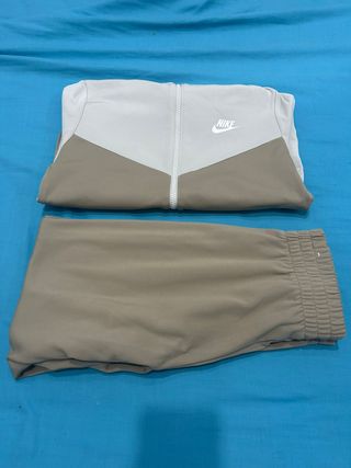 Conjunto Chándal Nike Beige y Blanco de para niño 