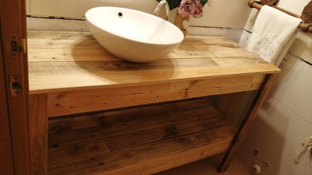 Consolle da bagno rustica in legno
