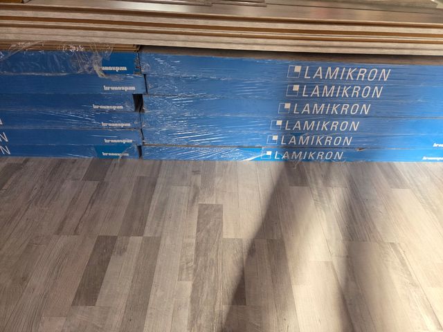 Tarima gris Lamikron