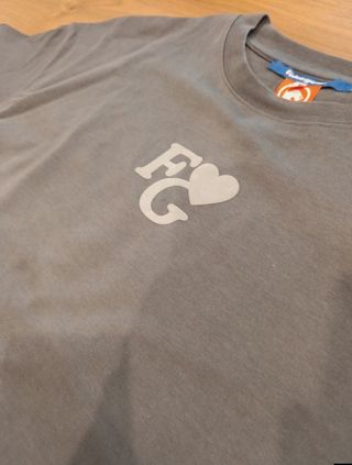 Camiseta Fake Gods gris a estrenar 