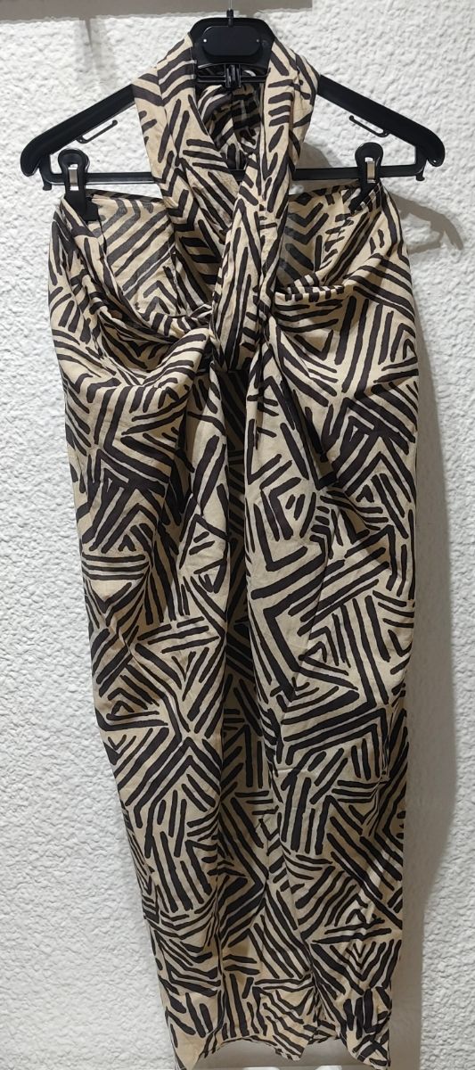 Pareo multiposición Zara estampado