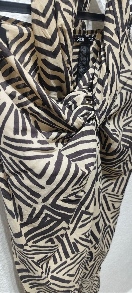 Pareo multiposición Zara estampado