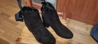Botines negros Talla 38 (1 uso)
