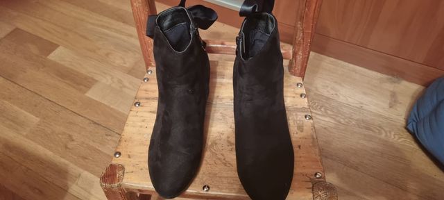 Botines negros Talla 38 (1 uso)