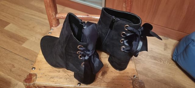 Botines negros Talla 38 (1 uso)