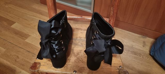 Botines negros Talla 38 (1 uso)