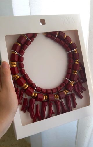 Collar doble. De ZARA. De esta temporada. Nuevo si