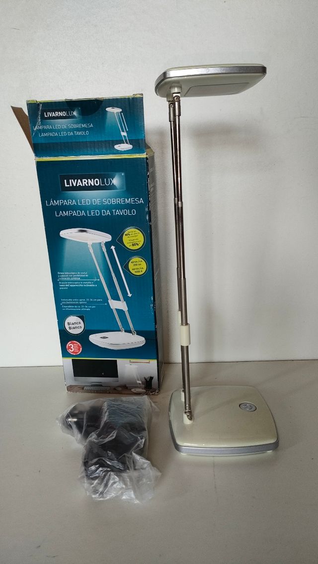 Lampada LED da tavolo Livarno Lux bianca