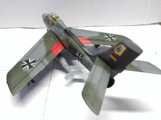 MAQUETA MONTADA  AVION F-84F THUNDERSTREAK