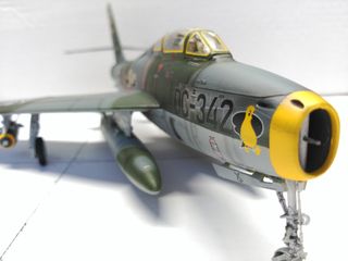 MAQUETA MONTADA  AVION F-84F THUNDERSTREAK