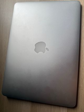 Macbook Air 2017 Plata con Cargador