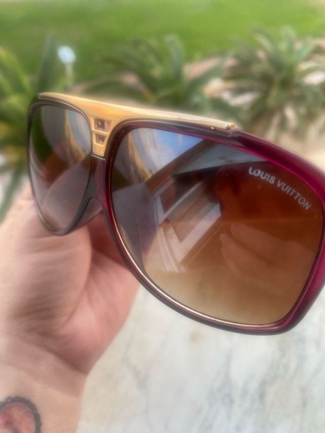 Gafas de sol Louis Vuitton doradas y moradas