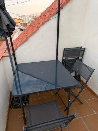 Mesa y 4 Sillas de Jardín Metálicas