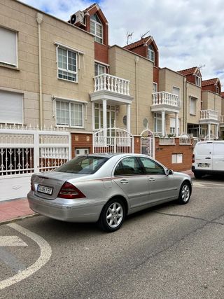 Mercedes-Benz Clase C 2004