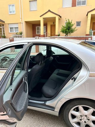 Mercedes-Benz Clase C 2004