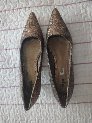 Zapatos dorados brillantes talla 39