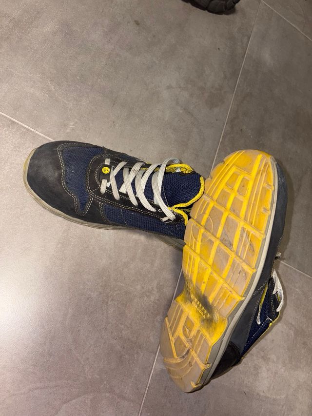 Zapatillas de trabajo punta reforzada