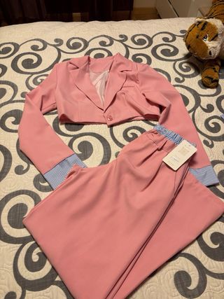 Traje chaqueta rosa ZOE SHOP