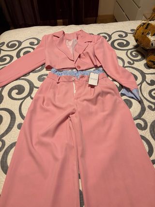 Traje chaqueta rosa ZOE SHOP