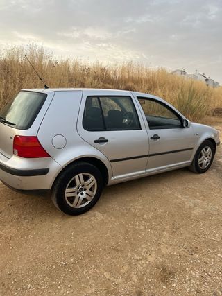 Volkswagen Golf 2003