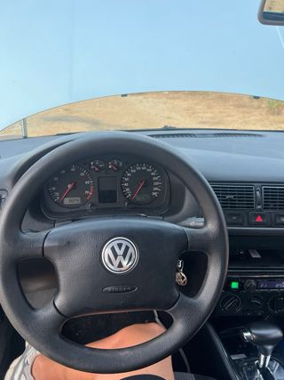 Volkswagen Golf 2003