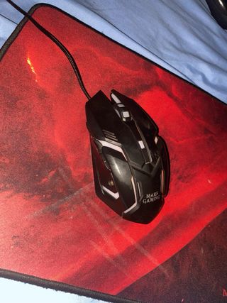 Pack Teclado, Ratón y Alfombrilla con cable.