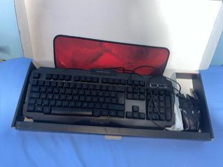 Pack Teclado, Ratón y Alfombrilla con cable.
