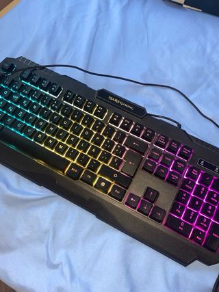 Pack Teclado, Ratón y Alfombrilla con cable.