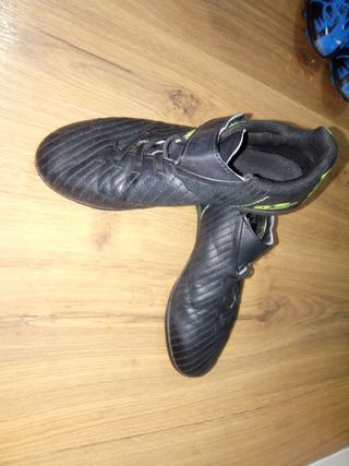 Botas de fútbol niño talla 34
