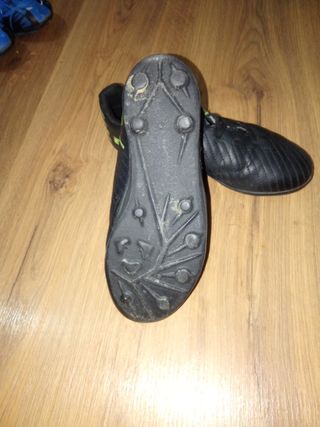 Botas de fútbol niño talla 34