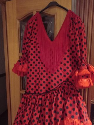Traje de flamenca rojo lunares