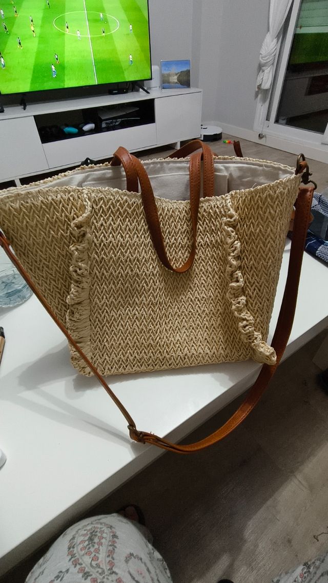 Bolso de paja beige y marrón