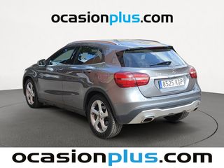 Mercedes-Benz GLA 180 90 kW (122 CV)