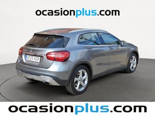 Mercedes-Benz GLA 180 90 kW (122 CV)