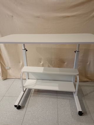 Mesa de ordenador ajustable