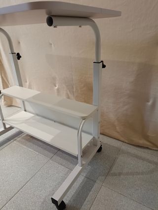 Mesa de ordenador ajustable