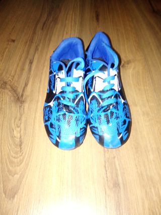 Botas de fútbol niño talla 36