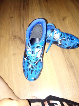 Botas de fútbol niño talla 36
