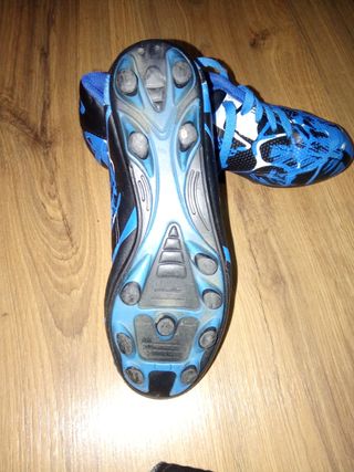 Botas de fútbol niño talla 36