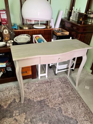 Mueble consola de madera y metal