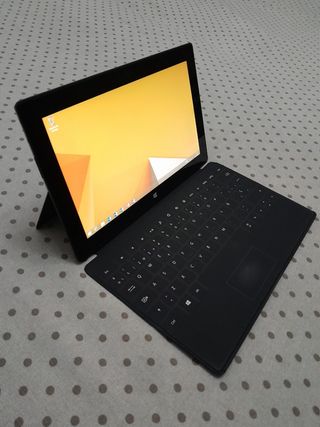 Microsoft Surface RT Tablet + Teclado