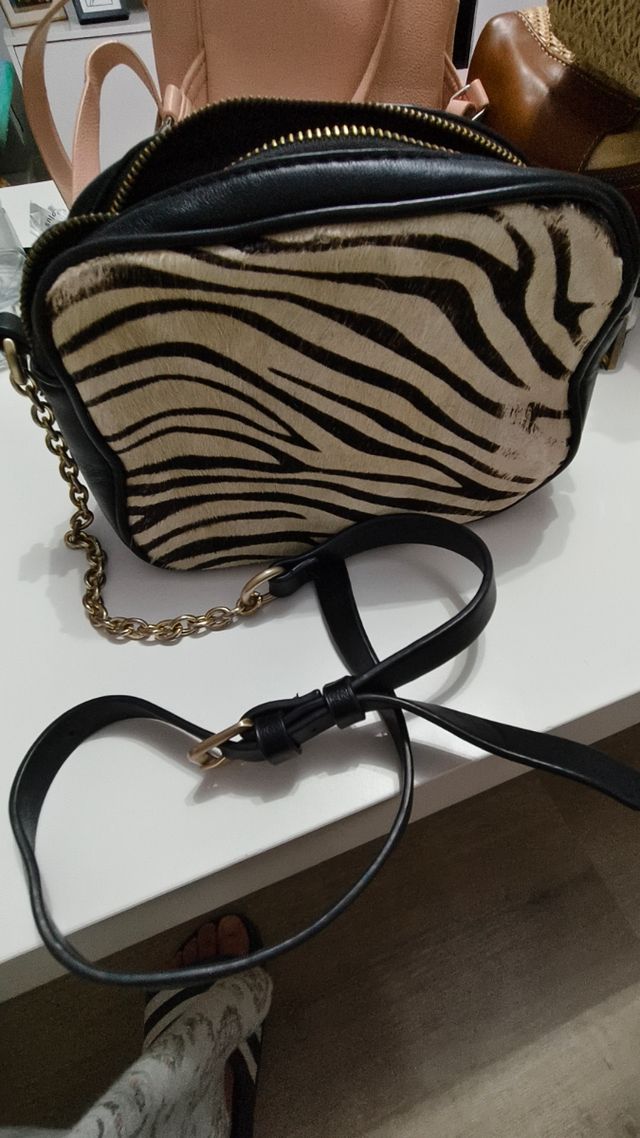 Bolso de piel con estampado cebra
